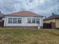 Vânzare casa familiala Sükösd, 365m2