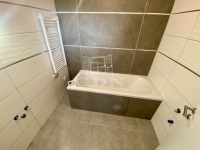 Vác Üzlethelyiség