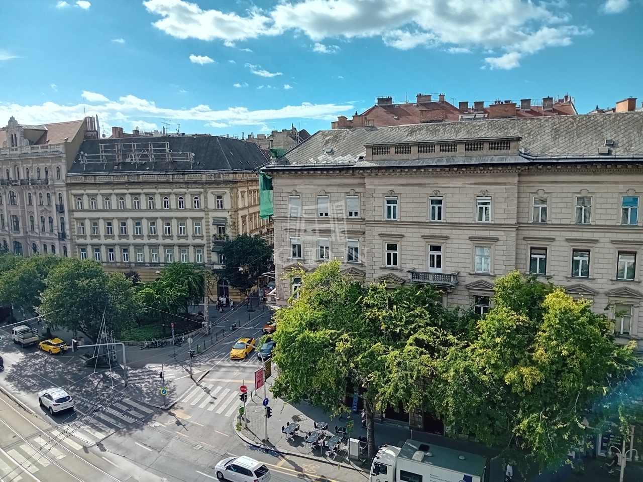 Продается Budapest VII. kerület Квартира (кирпичная)