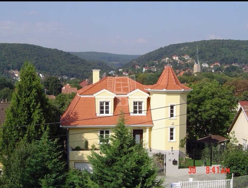 Eladó Budapest II. kerület Családi ház