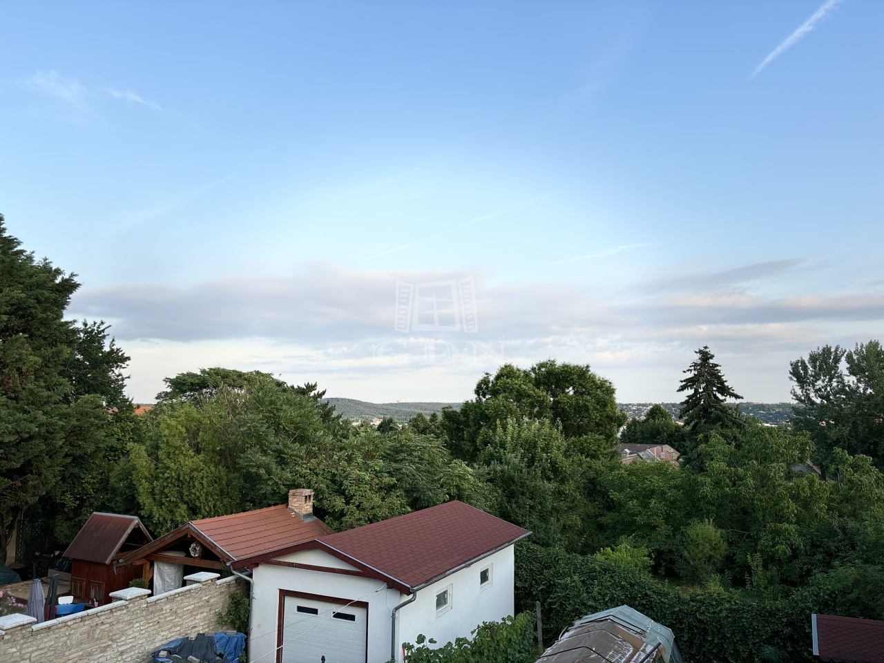 出卖 Budaörs 土地